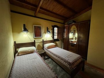 VENTA CASAQUINTA 4 AMBIENTES EN CAÑUELAS