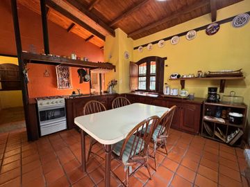 VENTA CASAQUINTA 4 AMBIENTES EN CAÑUELAS