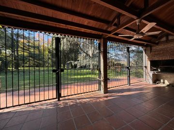 VENTA CASAQUINTA 4 AMBIENTES EN CAÑUELAS