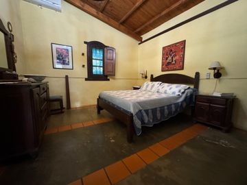 VENTA CASAQUINTA 4 AMBIENTES EN CAÑUELAS
