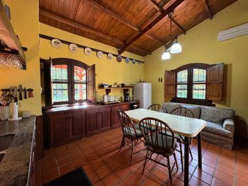 VENTA CASAQUINTA 4 AMBIENTES EN CAÑUELAS