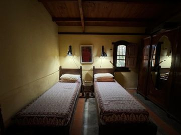 VENTA CASAQUINTA 4 AMBIENTES EN CAÑUELAS