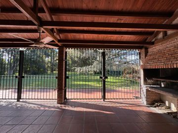 VENTA CASAQUINTA 4 AMBIENTES EN CAÑUELAS