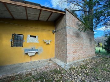 VENTA CASAQUINTA 4 AMBIENTES EN CAÑUELAS