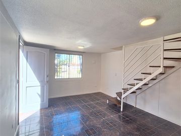 Casa en Venta en Estadio Sánchez Rumoroso, Quilicura