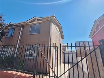 Casa en Venta en Estadio Sánchez Rumoroso, Quilicura