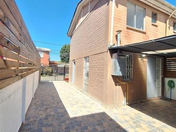 Casa en Venta en Estadio Sánchez Rumoroso, Quilicura