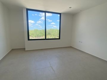 Venta de casa tipo Town House con Piscina en Privada Xcanatún en Mérida Yucatán.