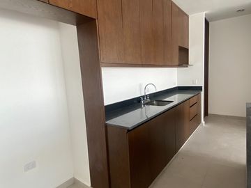 Venta de casa tipo Town House con Piscina en Privada Xcanatún en Mérida Yucatán.
