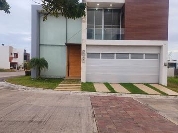 Casa en VENTA en Esquina y frente area verde Fracc PUNTA TIBURON