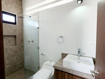 Casa en VENTA con RECAMARA EN PLANTA BAJA fraccionamiento LOMAS DE LA RIOJA