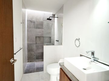 Casa en VENTA con RECAMARA EN PLANTA BAJA fraccionamiento LOMAS DE LA RIOJA