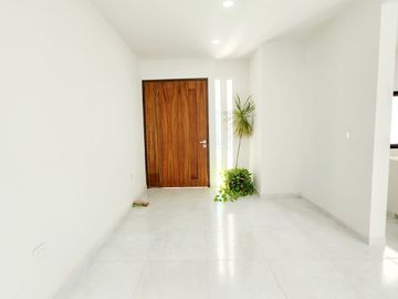 Casa en VENTA con RECAMARA EN PLANTA BAJA fraccionamiento LOMAS DE LA RIOJA