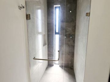 Casa en VENTA con RECAMARA EN PLANTA BAJA fraccionamiento LOMAS DE LA RIOJA