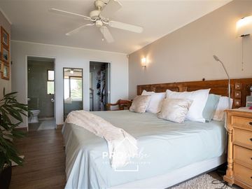Casa en Venta en Casa con vista a Stgo. en Álvaro Casanova
