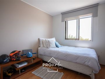 Casa en Venta en Casa con vista a Stgo. en Álvaro Casanova