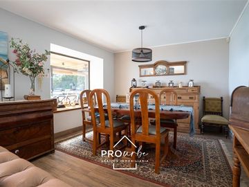 Casa en Venta en Casa con vista a Stgo. en Álvaro Casanova