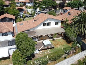 Casa en Venta en Casa con vista a Stgo. en Álvaro Casanova