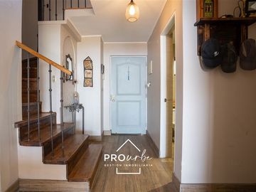 Casa en Venta en Casa con vista a Stgo. en Álvaro Casanova