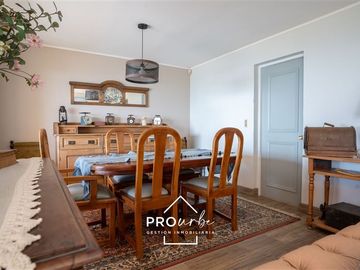 Casa en Venta en Casa con vista a Stgo. en Álvaro Casanova