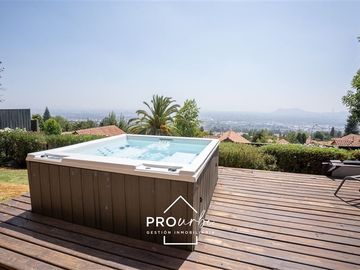 Casa en Venta en Casa con vista a Stgo. en Álvaro Casanova