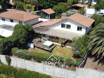 Casa en Venta en Casa con vista a Stgo. en Álvaro Casanova