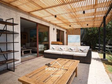 Casa en Venta en Casa con vista a Stgo. en Álvaro Casanova