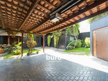 LINDA CASA EN VENTA CERCA AL COLEGIO LEON PINELO Y GOLF EN SAN ISIDRO