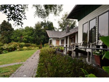 Oportunidad de Inversión En Venta Complejo Turístico HOSTERIA DE LA COLINA, Villarrica