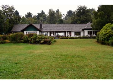 Oportunidad de Inversión En Venta Complejo Turístico HOSTERIA DE LA COLINA, Villarrica