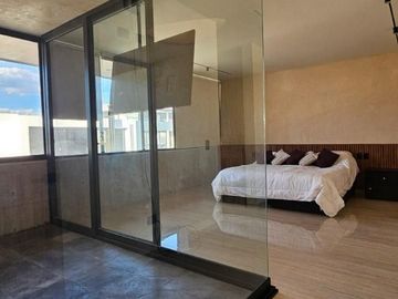 ORIGINAL RESIDENCIA EN VENTA EN CONDOMINIO PRIVADO AL NORPONIENTE DE LA CIUDAD