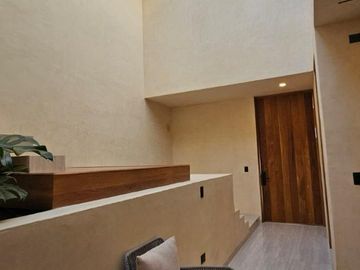 ORIGINAL RESIDENCIA EN VENTA EN CONDOMINIO PRIVADO AL NORPONIENTE DE LA CIUDAD