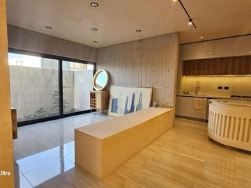 ORIGINAL RESIDENCIA EN VENTA EN CONDOMINIO PRIVADO AL NORPONIENTE DE LA CIUDAD