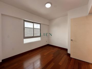 Duplex Penthouse frente a Parque Privado con Terraza y Balcón