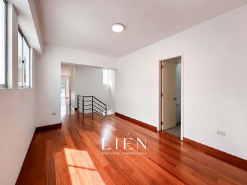 Duplex Penthouse frente a Parque Privado con Terraza y Balcón