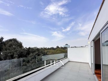 Duplex Penthouse frente a Parque Privado con Terraza y Balcón
