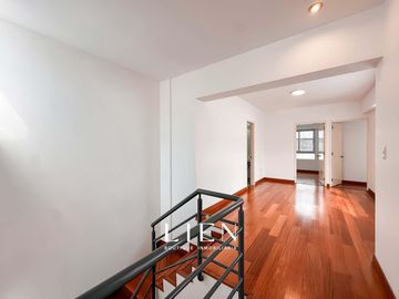 Duplex Penthouse frente a Parque Privado con Terraza y Balcón