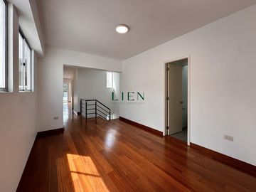 Duplex Penthouse frente a Parque Privado con Terraza y Balcón