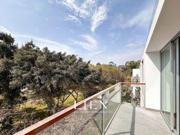 Duplex Penthouse frente a Parque Privado con Terraza y Balcón