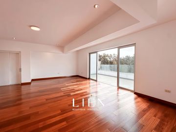 Duplex Penthouse frente a Parque Privado con Terraza y Balcón