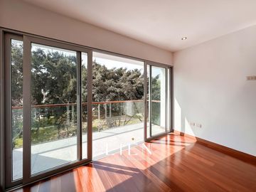 Duplex Penthouse frente a Parque Privado con Terraza y Balcón