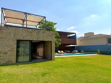 Casa en Fraccionamiento en Club de golf Tabachines, Cuernavaca, Morelos CAEN-110