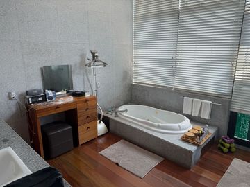 Casa en Fraccionamiento en Club de golf Tabachines, Cuernavaca, Morelos CAEN-110
