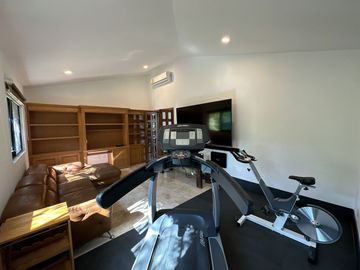 CASA EN VENTA MODERNA, EXCLUSIVO COTO SAN MIGUEL DE LA CAÑADA, ZAPOPAN, JAL.