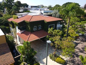 CASA EN VENTA MODERNA, EXCLUSIVO COTO SAN MIGUEL DE LA CAÑADA, ZAPOPAN, JAL.