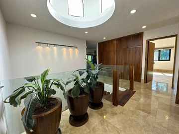 CASA EN VENTA MODERNA, EXCLUSIVO COTO SAN MIGUEL DE LA CAÑADA, ZAPOPAN, JAL.