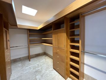 CASA EN VENTA MODERNA, EXCLUSIVO COTO SAN MIGUEL DE LA CAÑADA, ZAPOPAN, JAL.