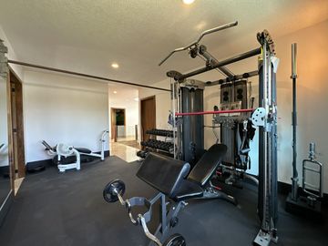 CASA EN VENTA MODERNA, EXCLUSIVO COTO SAN MIGUEL DE LA CAÑADA, ZAPOPAN, JAL.