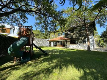 CASA EN VENTA MODERNA, EXCLUSIVO COTO SAN MIGUEL DE LA CAÑADA, ZAPOPAN, JAL.