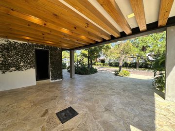 CASA EN VENTA MODERNA, EXCLUSIVO COTO SAN MIGUEL DE LA CAÑADA, ZAPOPAN, JAL.
